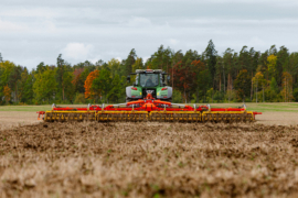 Agrilandi põllupäeval esitletud põllumajandusmasinad Raikkülas 2026. aastal